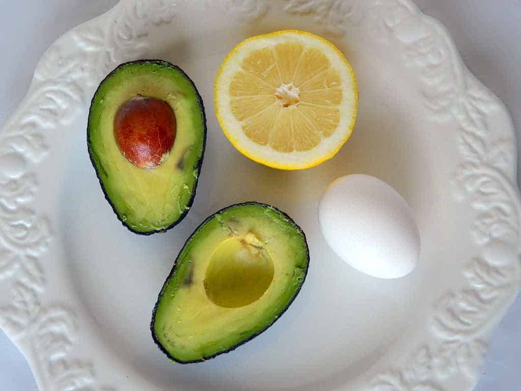 Avocado, Lemon and Egg Facial Mask